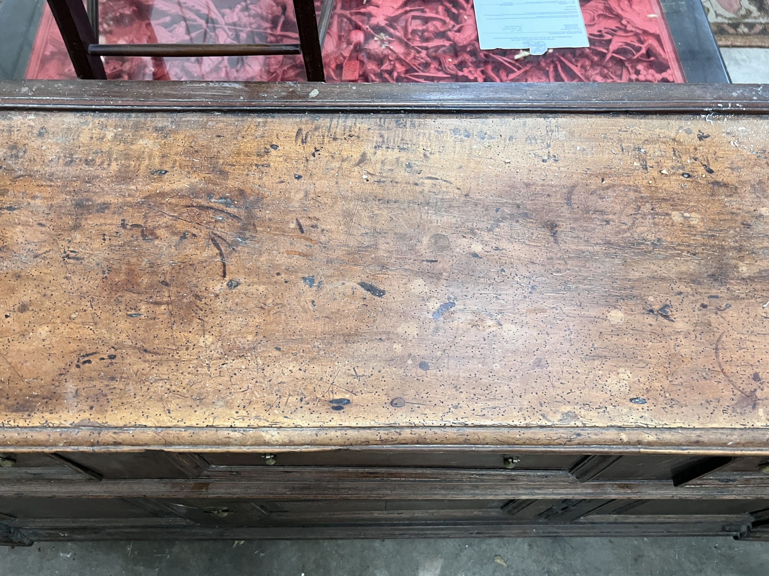 An 18th century oak and fruitwood low dresser, length 160cm, depth 40cm, height 86cm